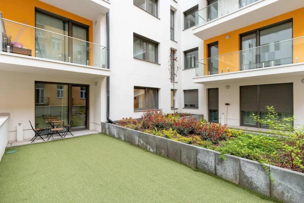 Terrace Vista-Modern 2Br Retreat Apartment Budapest Exterior photo